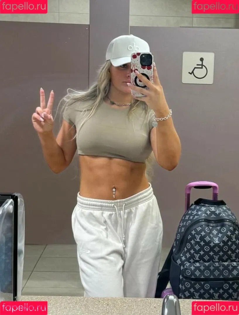 Tiffany Stratton / tiffany_stratton / tiffanywwe / tiffstrattonwwe Onlyfans Photo Gallery 
