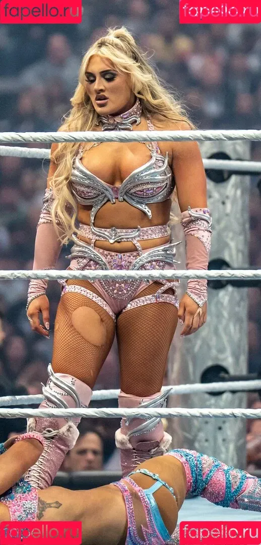 Tiffany Stratton / tiffany_stratton / tiffanywwe / tiffstrattonwwe Onlyfans Photo Gallery 