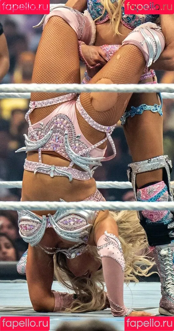 Tiffany Stratton / tiffany_stratton / tiffanywwe / tiffstrattonwwe Onlyfans Photo Gallery 