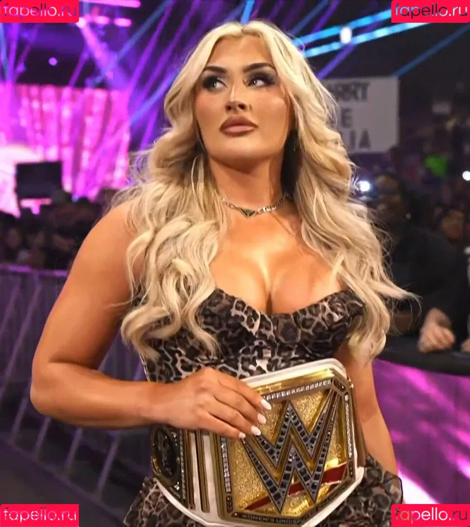 Tiffany Stratton / tiffany_stratton / tiffanywwe / tiffstrattonwwe Onlyfans Photo Gallery 