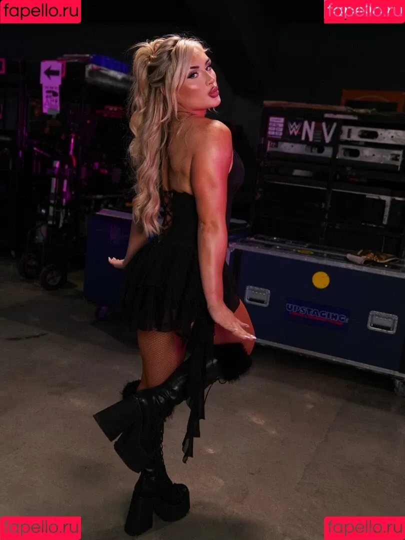 Tiffany Stratton / tiffany_stratton / tiffanywwe / tiffstrattonwwe Onlyfans Photo Gallery 