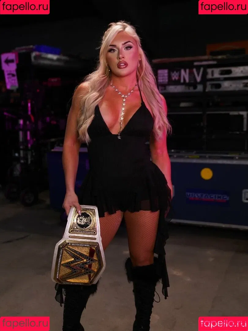 Tiffany Stratton / tiffany_stratton / tiffanywwe / tiffstrattonwwe Onlyfans Photo Gallery 