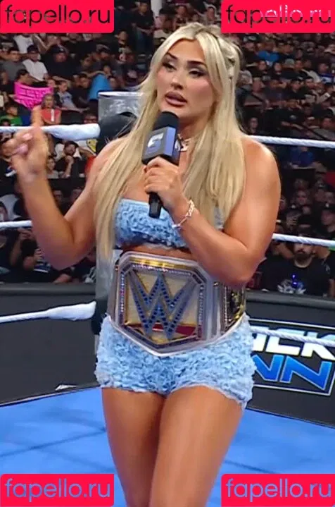 Tiffany Stratton / tiffany_stratton / tiffanywwe / tiffstrattonwwe Onlyfans Photo Gallery 