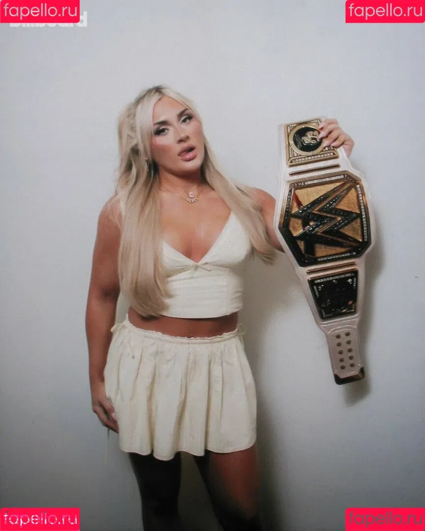 Tiffany Stratton / tiffany_stratton / tiffanywwe / tiffstrattonwwe Onlyfans Photo Gallery 