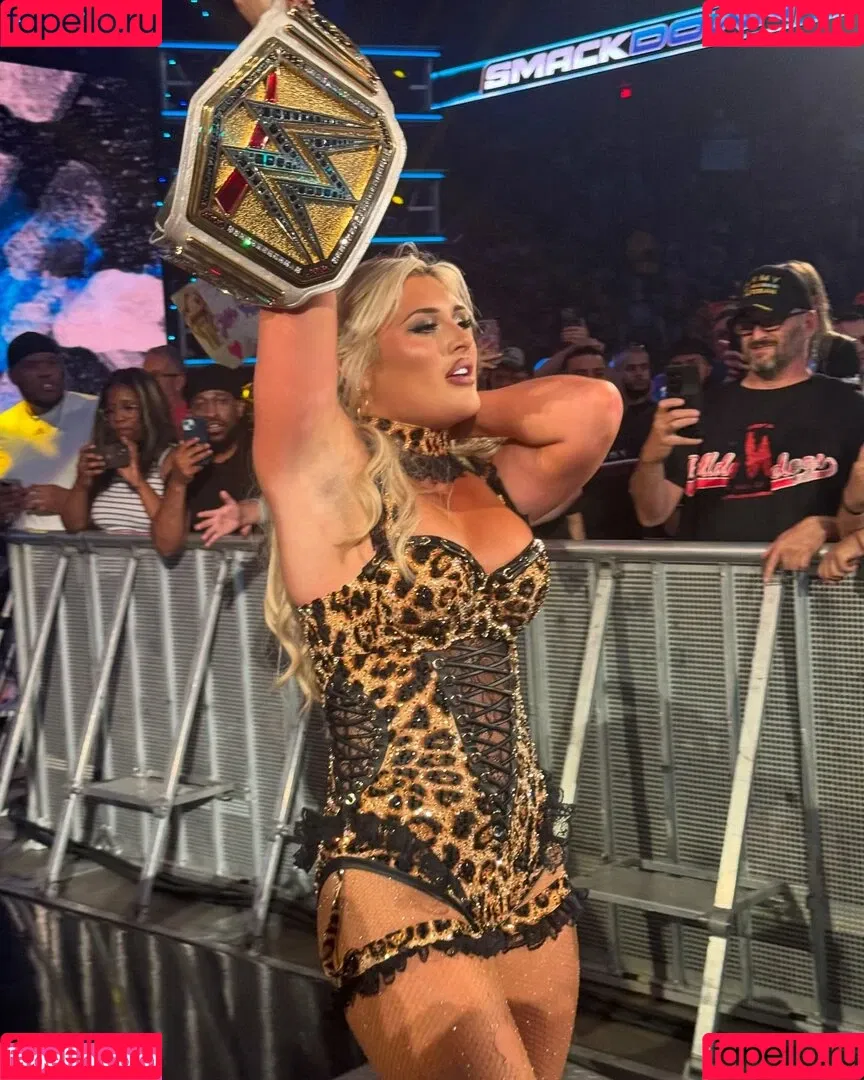 Tiffany Stratton / tiffany_stratton / tiffanywwe / tiffstrattonwwe Onlyfans Photo Gallery 