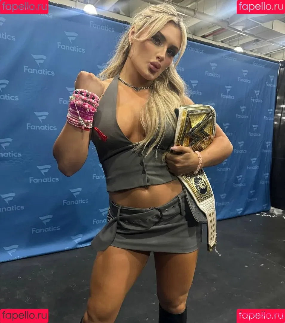 Tiffany Stratton / tiffany_stratton / tiffanywwe / tiffstrattonwwe Onlyfans Photo Gallery 