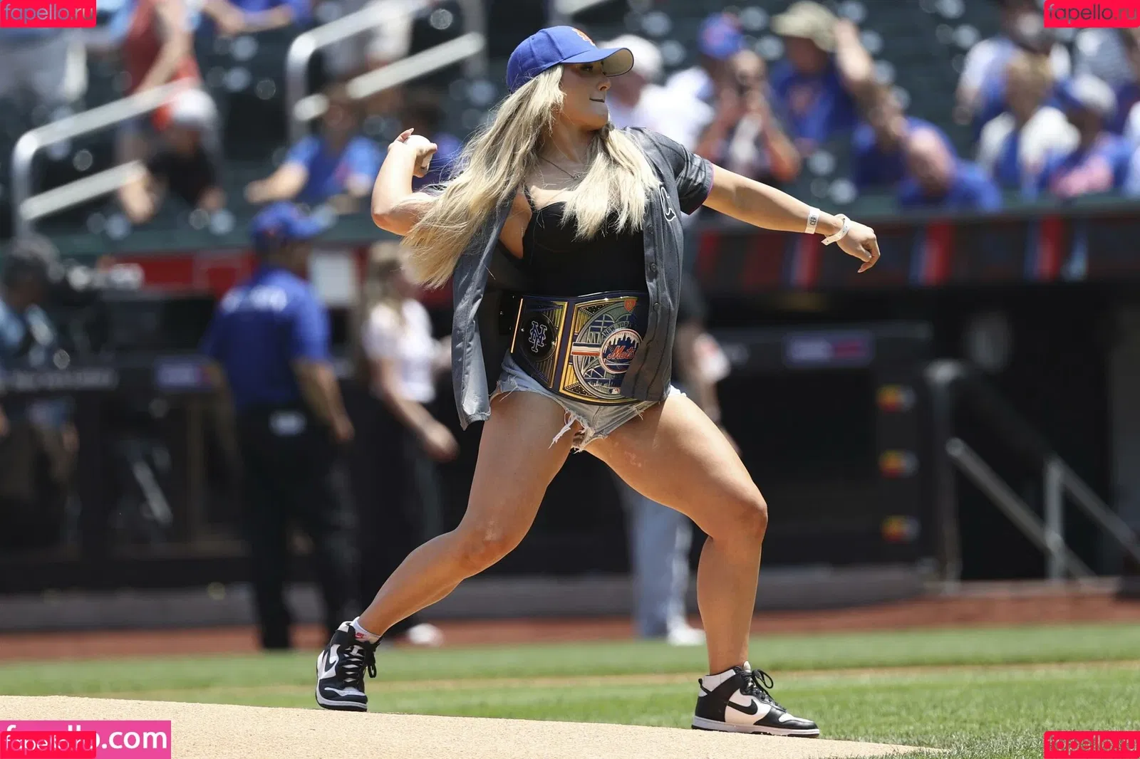 Tiffany Stratton / tiffany_stratton / tiffanywwe / tiffstrattonwwe Onlyfans Photo Gallery 