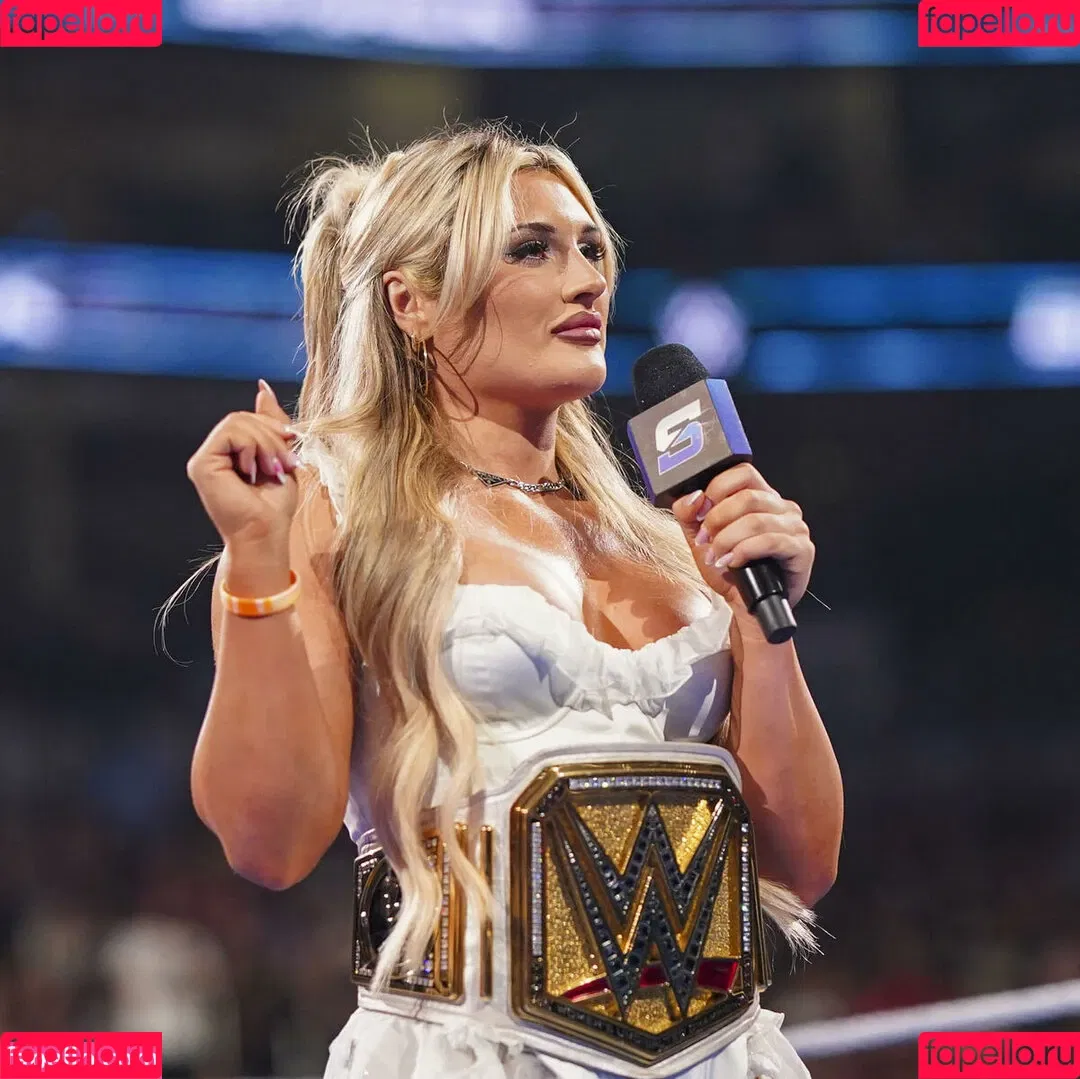 Tiffany Stratton / tiffany_stratton / tiffanywwe / tiffstrattonwwe Onlyfans Photo Gallery 