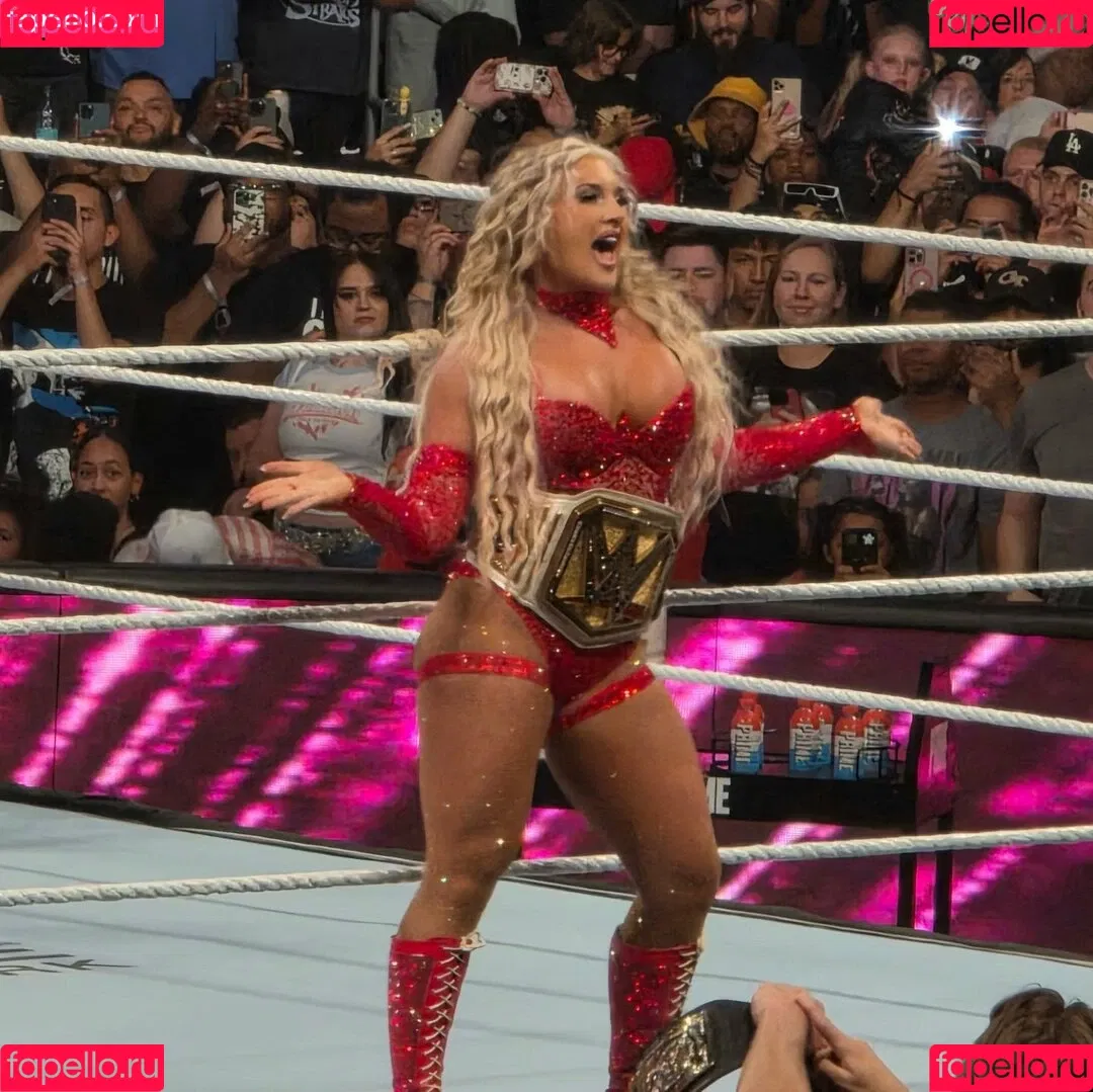 Tiffany Stratton / tiffany_stratton / tiffanywwe / tiffstrattonwwe Onlyfans Photo Gallery 