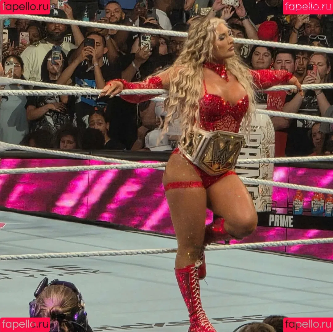 Tiffany Stratton / tiffany_stratton / tiffanywwe / tiffstrattonwwe Onlyfans Photo Gallery 