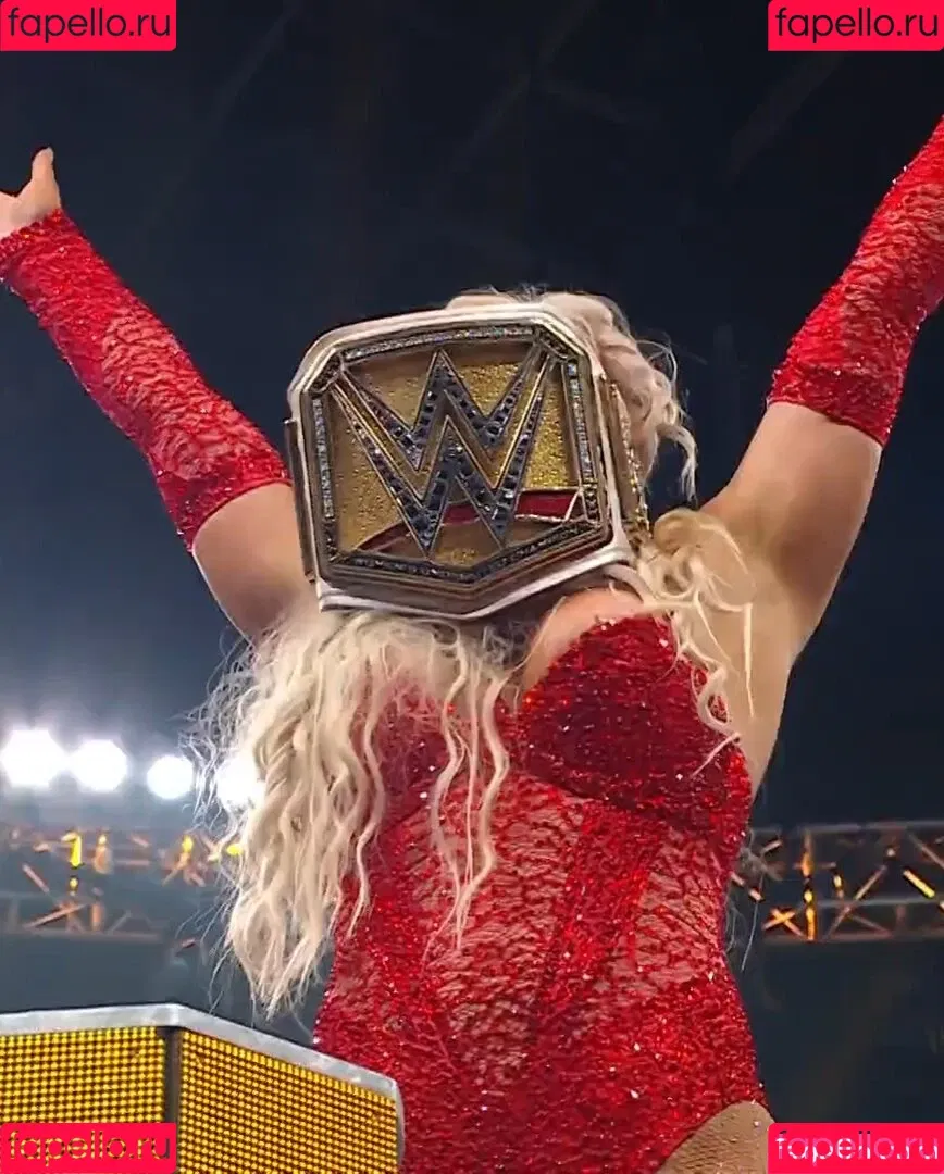 Tiffany Stratton / tiffany_stratton / tiffanywwe / tiffstrattonwwe Onlyfans Photo Gallery 