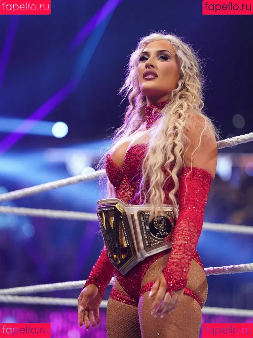 Tiffany Stratton / tiffany_stratton / tiffanywwe / tiffstrattonwwe Onlyfans Photo Gallery 