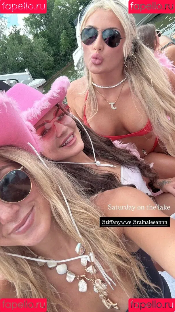 Tiffany Stratton / tiffany_stratton / tiffanywwe / tiffstrattonwwe Onlyfans Photo Gallery 