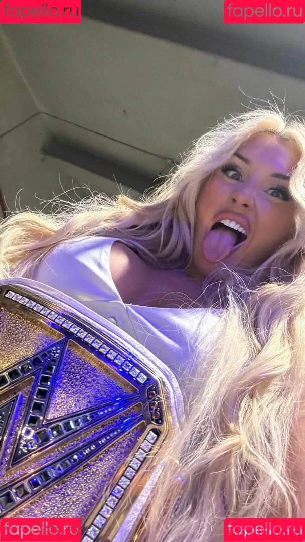 Tiffany Stratton / tiffany_stratton / tiffanywwe / tiffstrattonwwe Onlyfans Photo Gallery 