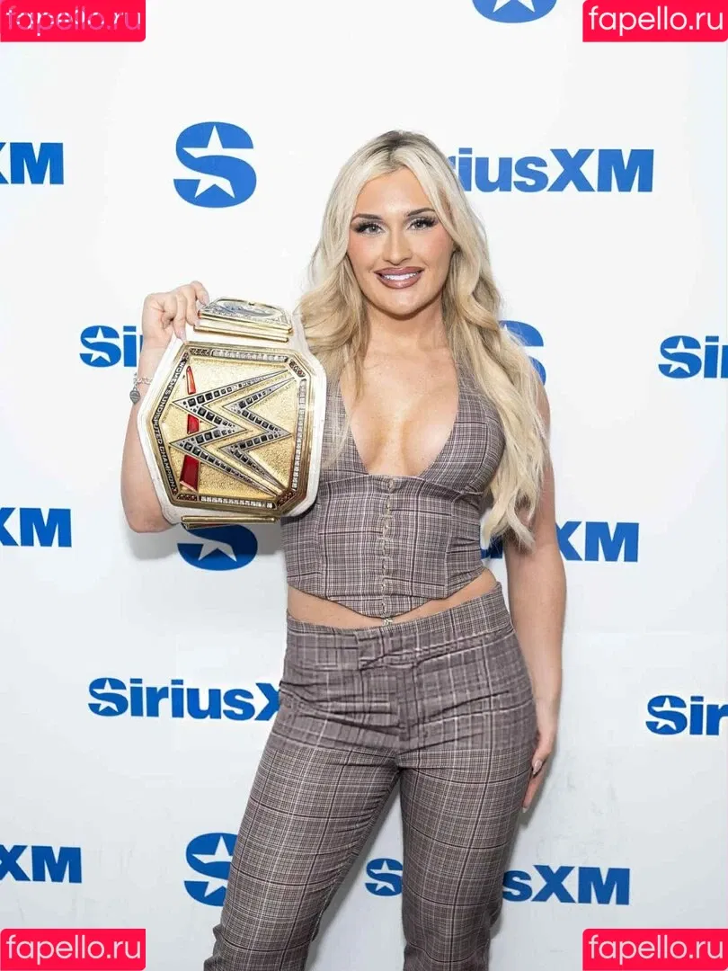 Tiffany Stratton / tiffany_stratton / tiffanywwe / tiffstrattonwwe Onlyfans Photo Gallery 