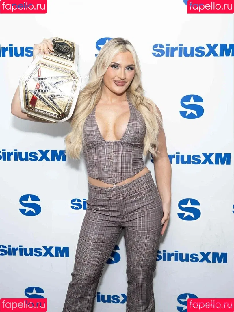 Tiffany Stratton / tiffany_stratton / tiffanywwe / tiffstrattonwwe Onlyfans Photo Gallery 