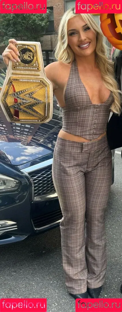 Tiffany Stratton / tiffany_stratton / tiffanywwe / tiffstrattonwwe Onlyfans Photo Gallery 