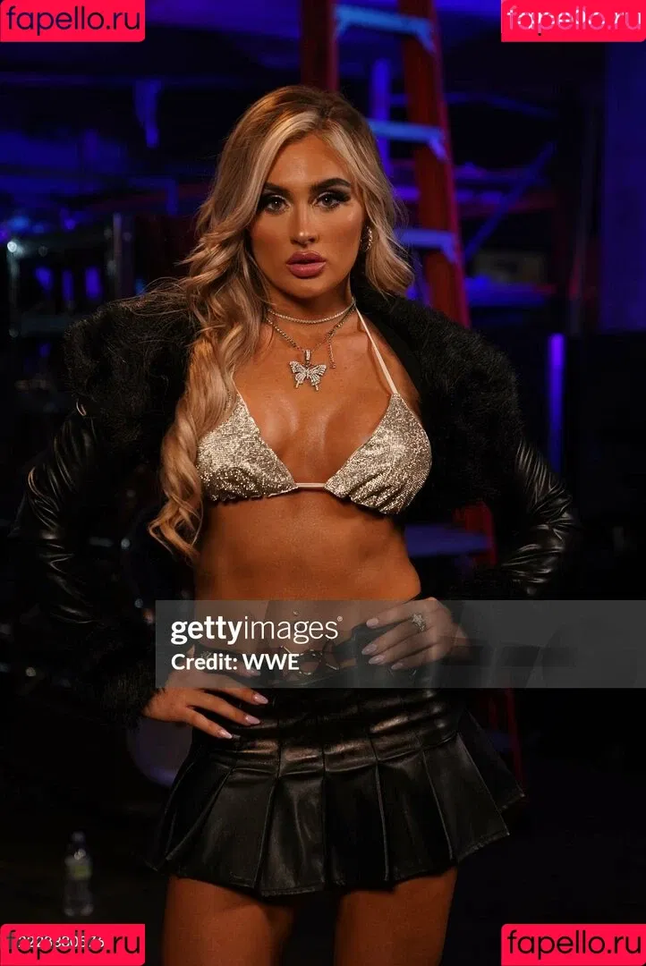 Tiffany Stratton / tiffany_stratton / tiffanywwe / tiffstrattonwwe Onlyfans Photo Gallery 