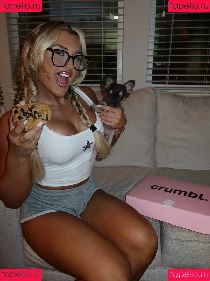 Tiffany Stratton / tiffany_stratton / tiffanywwe / tiffstrattonwwe Onlyfans Photo Gallery 