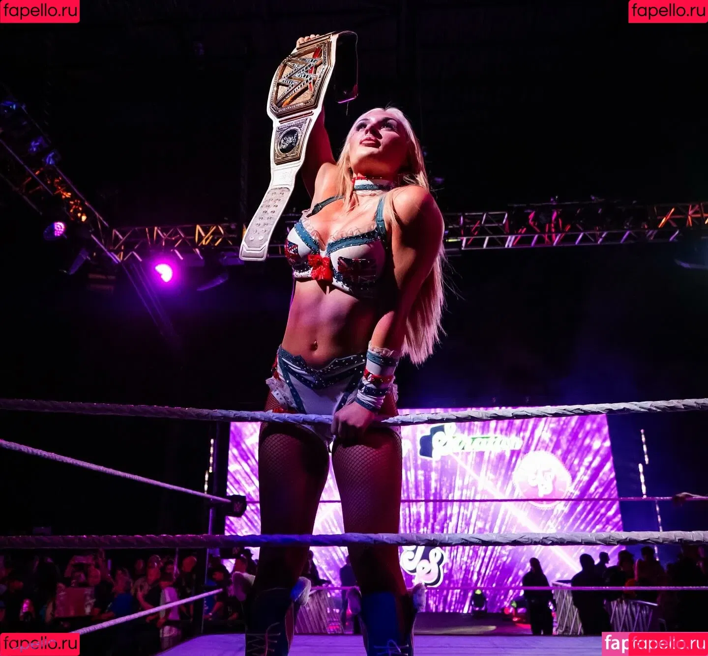 Tiffany Stratton / tiffany_stratton / tiffanywwe / tiffstrattonwwe Onlyfans Photo Gallery 
