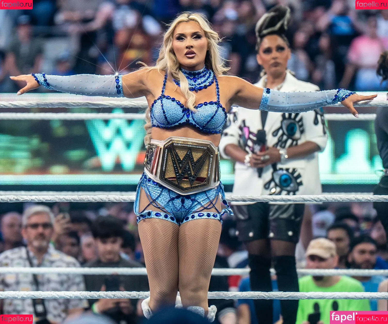 Tiffany Stratton / tiffany_stratton / tiffanywwe / tiffstrattonwwe Onlyfans Photo Gallery 