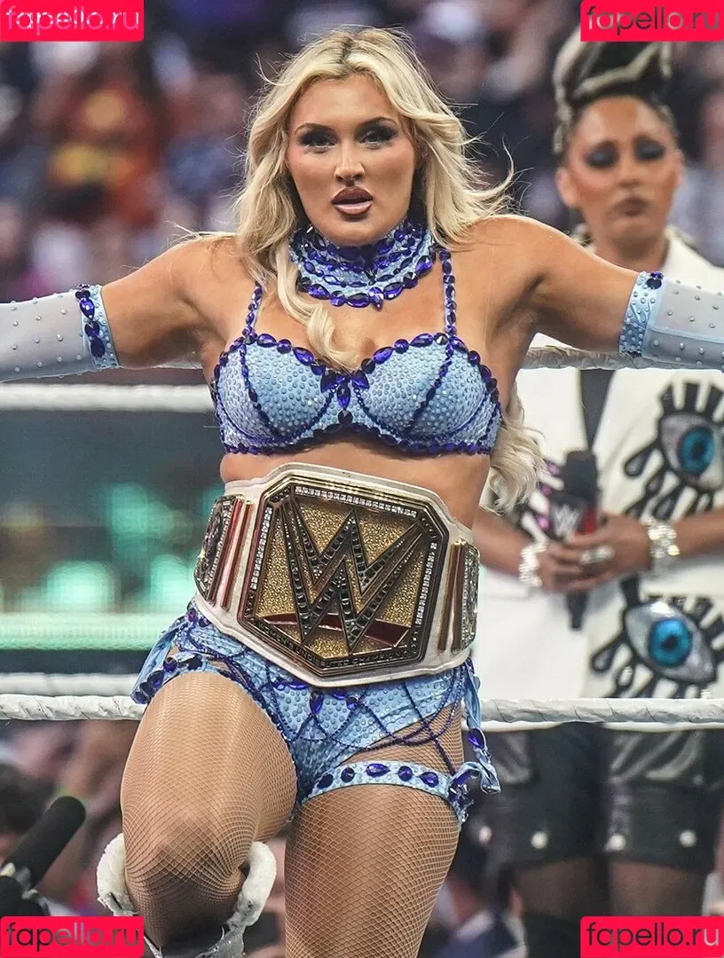 Tiffany Stratton / tiffany_stratton / tiffanywwe / tiffstrattonwwe Onlyfans Photo Gallery 