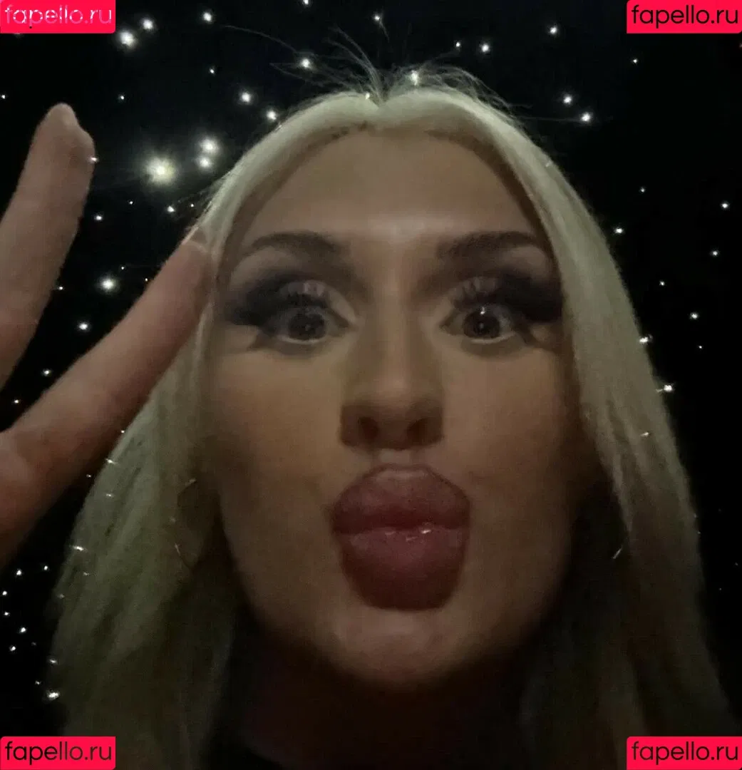 Tiffany Stratton / tiffany_stratton / tiffanywwe / tiffstrattonwwe Onlyfans Photo Gallery 