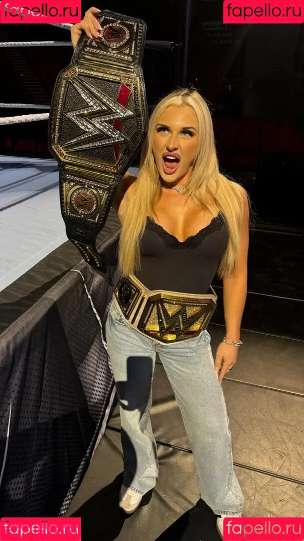 Tiffany Stratton / tiffany_stratton / tiffanywwe / tiffstrattonwwe Onlyfans Photo Gallery 