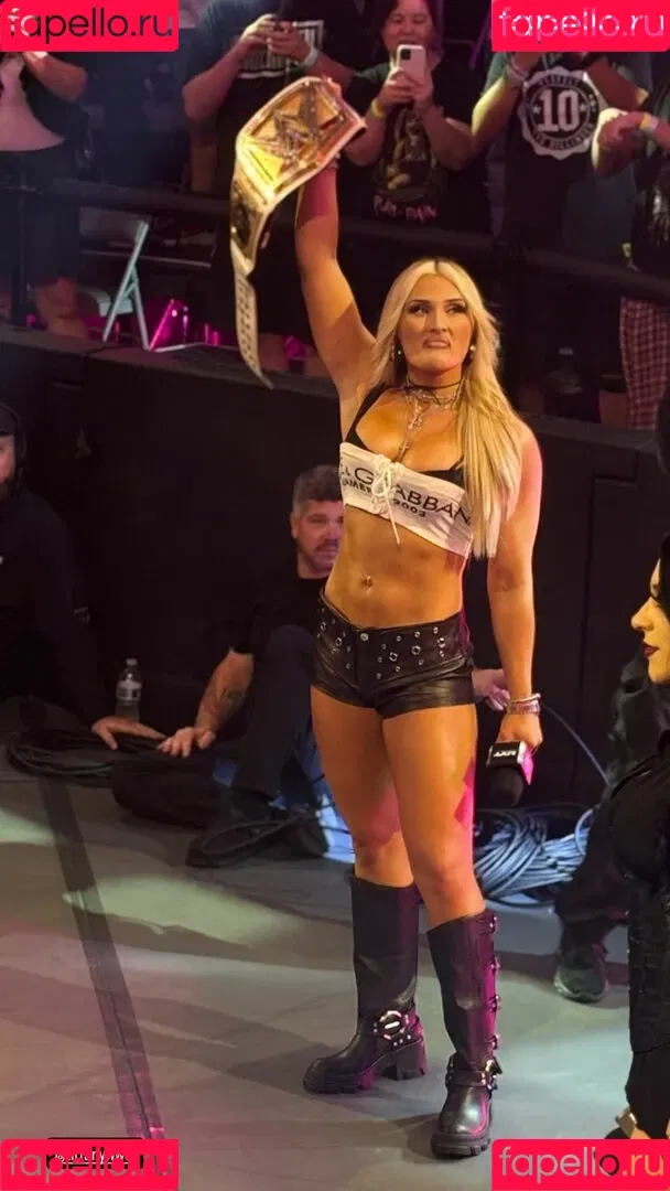 Tiffany Stratton / tiffany_stratton / tiffanywwe / tiffstrattonwwe Onlyfans Photo Gallery 