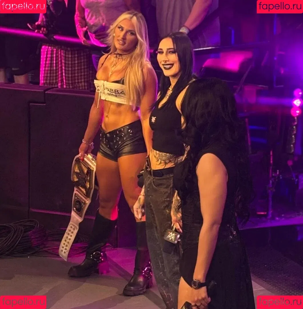 Tiffany Stratton / tiffany_stratton / tiffanywwe / tiffstrattonwwe Onlyfans Photo Gallery 
