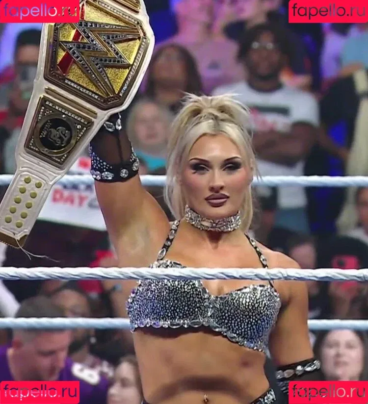 Tiffany Stratton / tiffany_stratton / tiffanywwe / tiffstrattonwwe Onlyfans Photo Gallery 