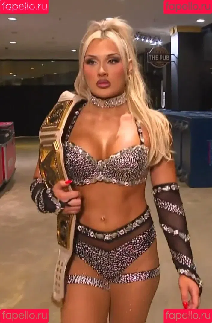 Tiffany Stratton / tiffany_stratton / tiffanywwe / tiffstrattonwwe Onlyfans Photo Gallery 