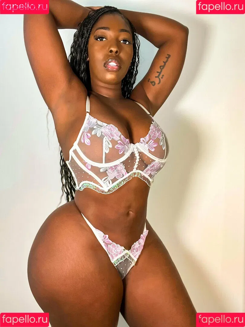 Samira 0825 / samira_0825 Onlyfans Photo Gallery 