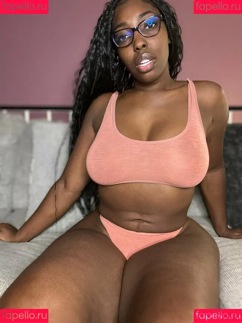 Samira 0825 / samira_0825 Onlyfans Photo Gallery 