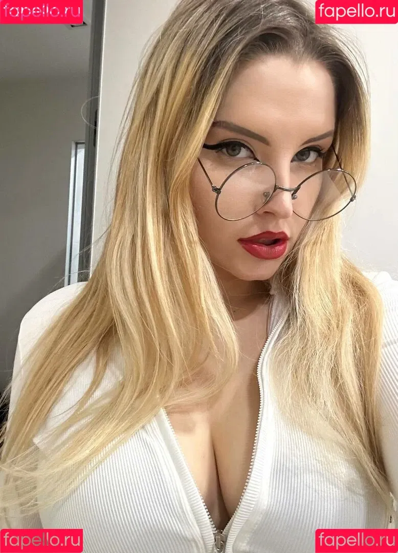 klubni4ka_liza / lizaklubnika Onlyfans Photo Gallery 