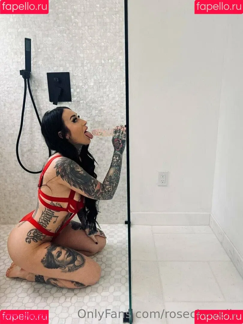 rosechevelle / rosechevellex Onlyfans Photo Gallery 