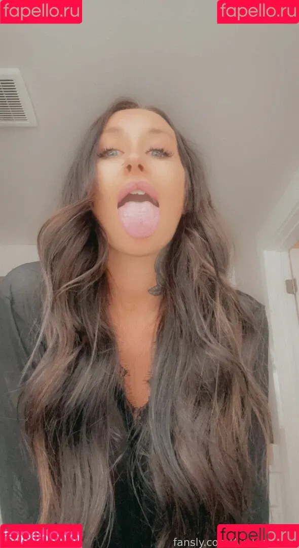 rosechevelle / rosechevellex Onlyfans Photo Gallery 