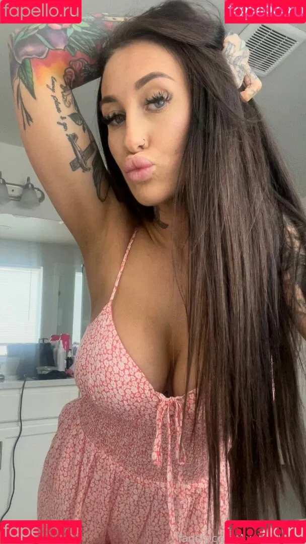 rosechevelle / rosechevellex Onlyfans Photo Gallery 