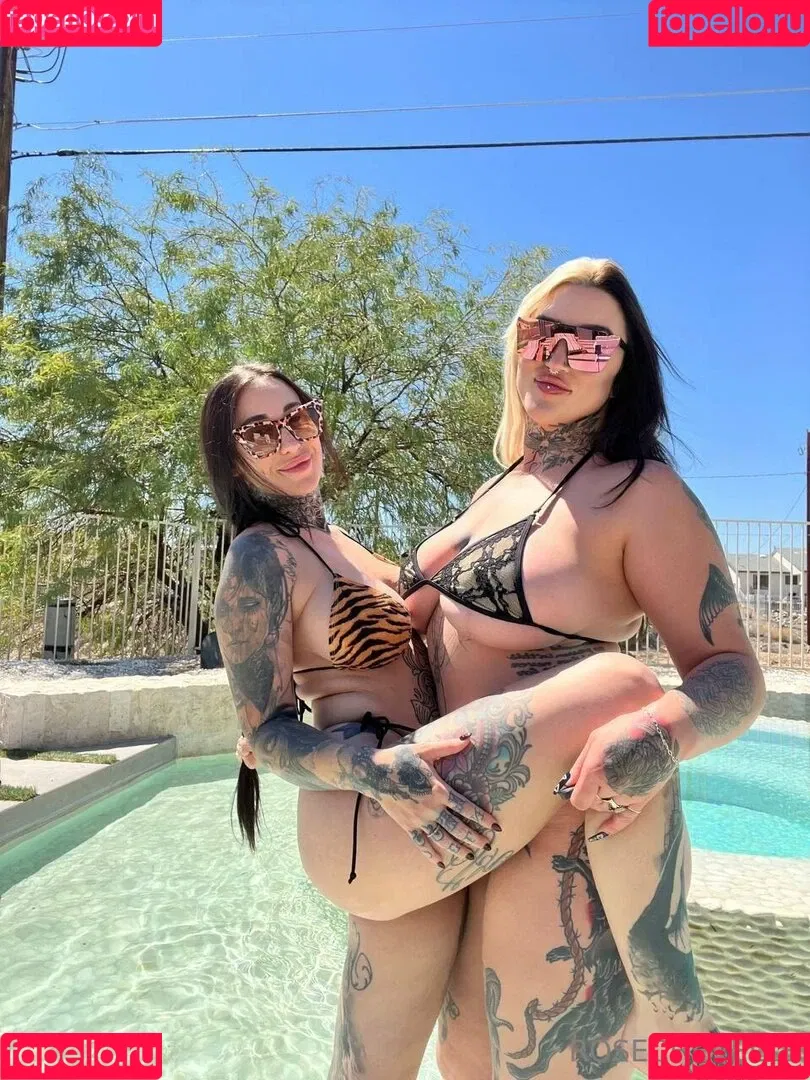 rosechevelle / rosechevellex Onlyfans Photo Gallery 
