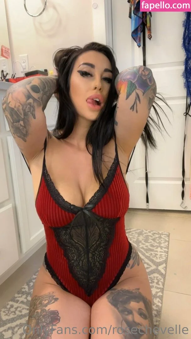 rosechevelle / rosechevellex Onlyfans Photo Gallery 