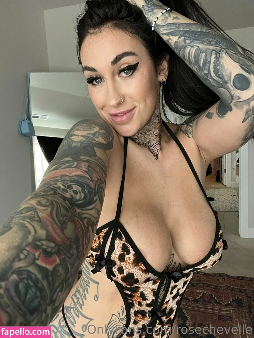 rosechevelle / rosechevellex Onlyfans Photo Gallery 