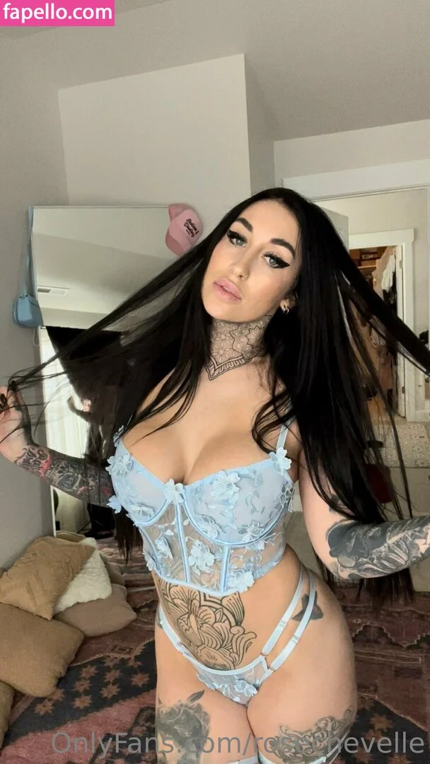 rosechevelle / rosechevellex Onlyfans Photo Gallery 