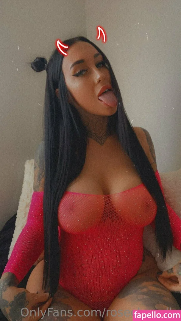 rosechevelle / rosechevellex Onlyfans Photo Gallery 