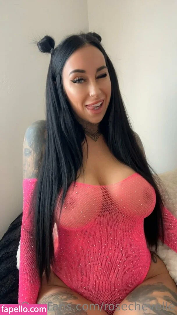 rosechevelle / rosechevellex Onlyfans Photo Gallery 