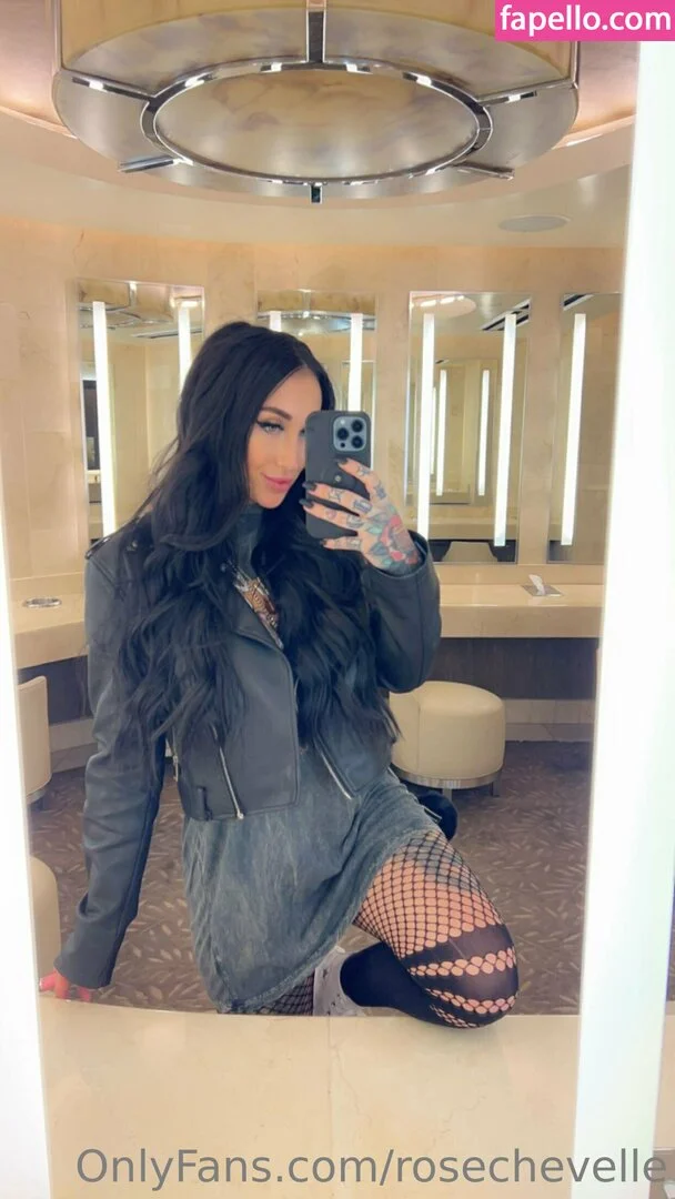 rosechevelle / rosechevellex Onlyfans Photo Gallery 