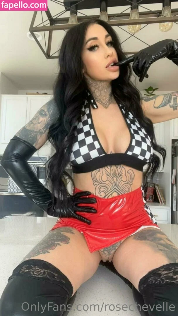 rosechevelle / rosechevellex Onlyfans Photo Gallery 