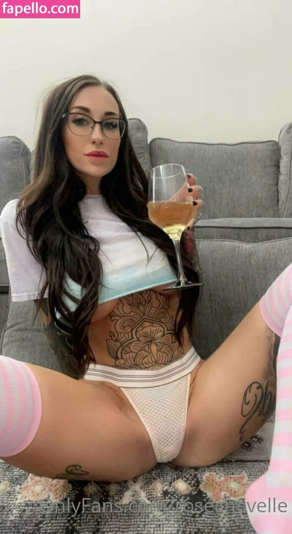 rosechevelle / rosechevellex Onlyfans Photo Gallery 