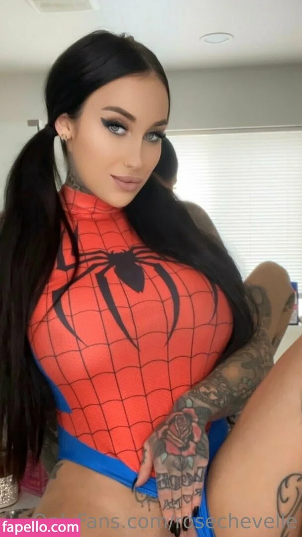 rosechevelle / rosechevellex Onlyfans Photo Gallery 