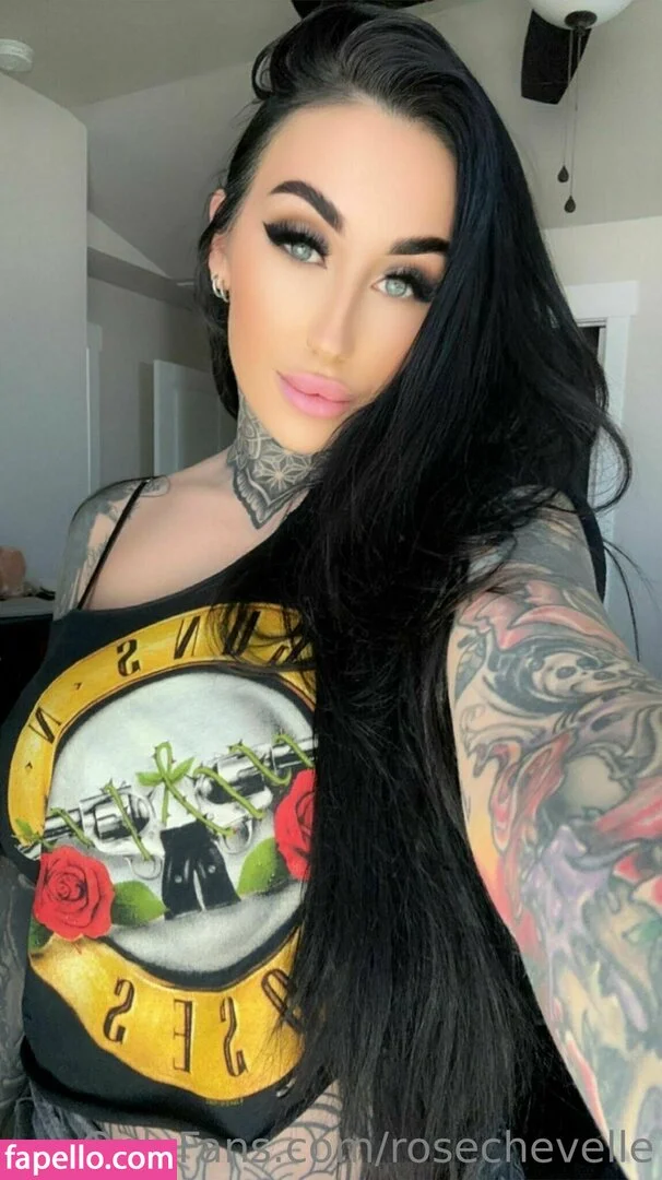 rosechevelle / rosechevellex Onlyfans Photo Gallery 