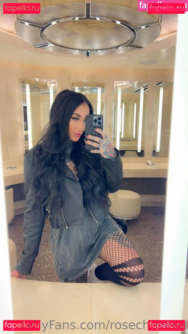 rosechevelle / rosechevellex Onlyfans Photo Gallery 